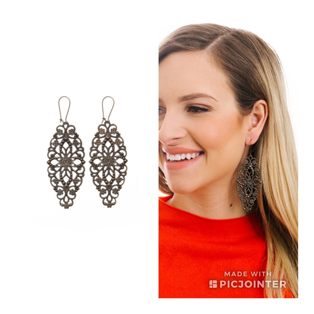Antique gold color earrings